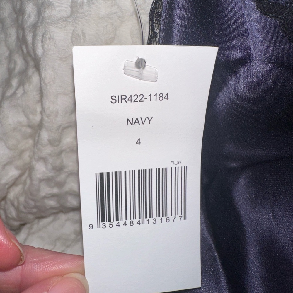 Stunning Sir. The label Aries dress in navy.
100% silk
Size 4 US 10
NWT - Picture 17 of 17